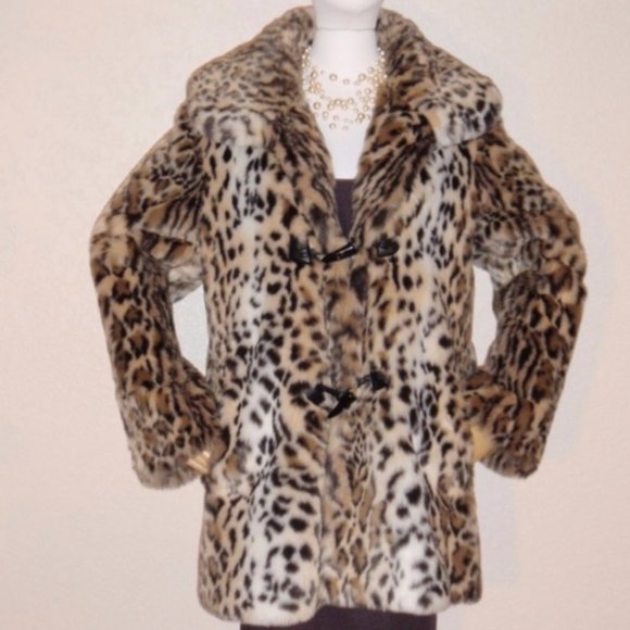Beautiful, CHIC, Stunning Faux Fur Leopard Coat MEDIUM - Picture 1 of 9